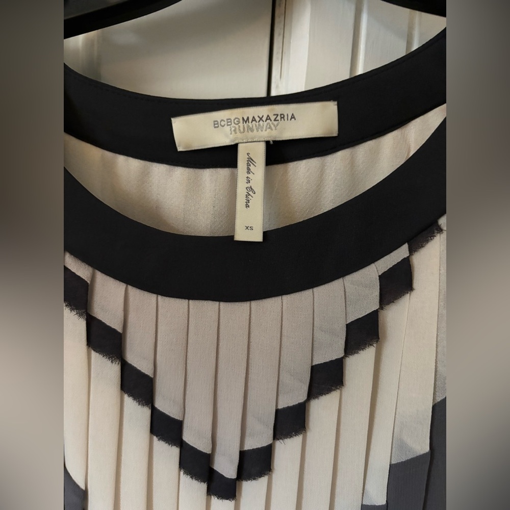 BCBG RUNWAY PLEATED DRESS - Picture 3 of 5
